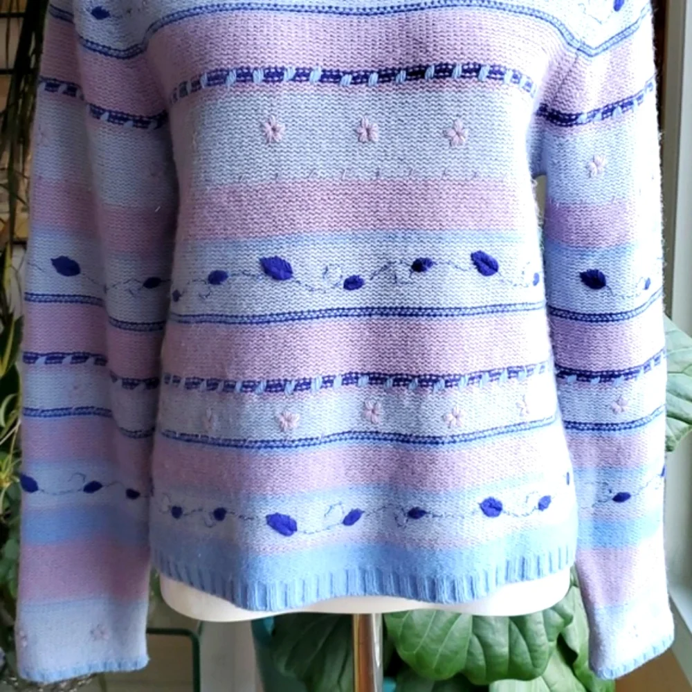 Vintage Ann Taylor Fair Isle Lavander Wool Sweater Embroidered Beaded Si… - Picture 4 of 12